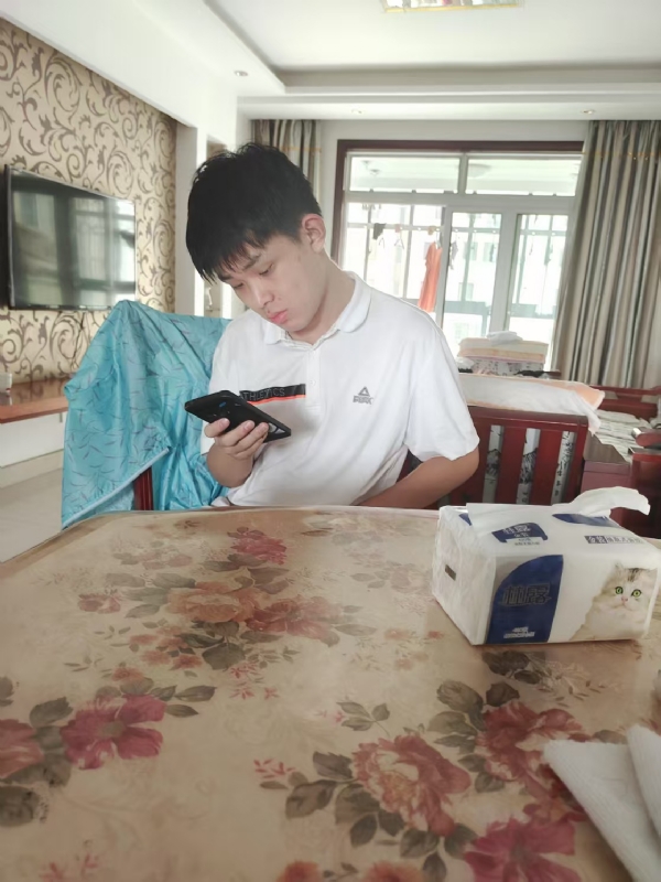 铁在烧的第一张照片--江苏残疾人相亲网